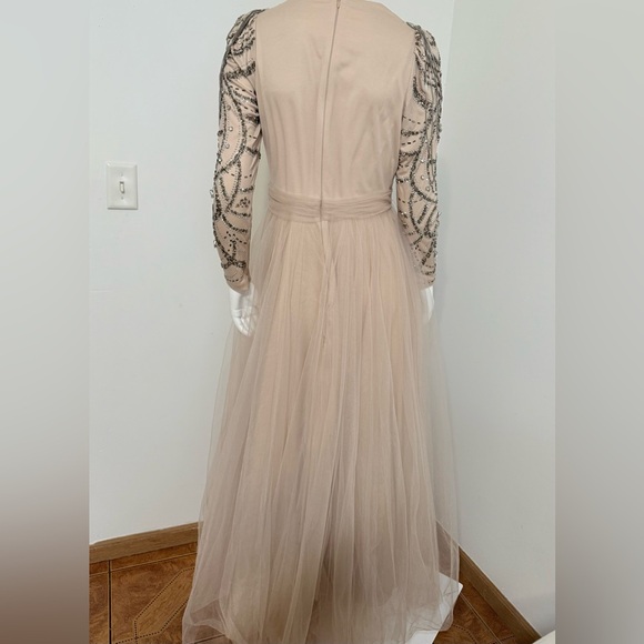 HENNIN Evening Gown Women’s Dress Size 38 Nude Tulle with Embroidery and Beading - Picture 8 of 16